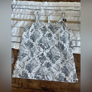 NEW!! 💥 PINK tank with built in bra